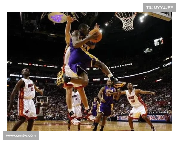 NBA突破上篮技巧解析 从基础动作到进阶策略全面剖析 NBA突破上篮技巧解析 从基础动作到进阶策略全面剖析